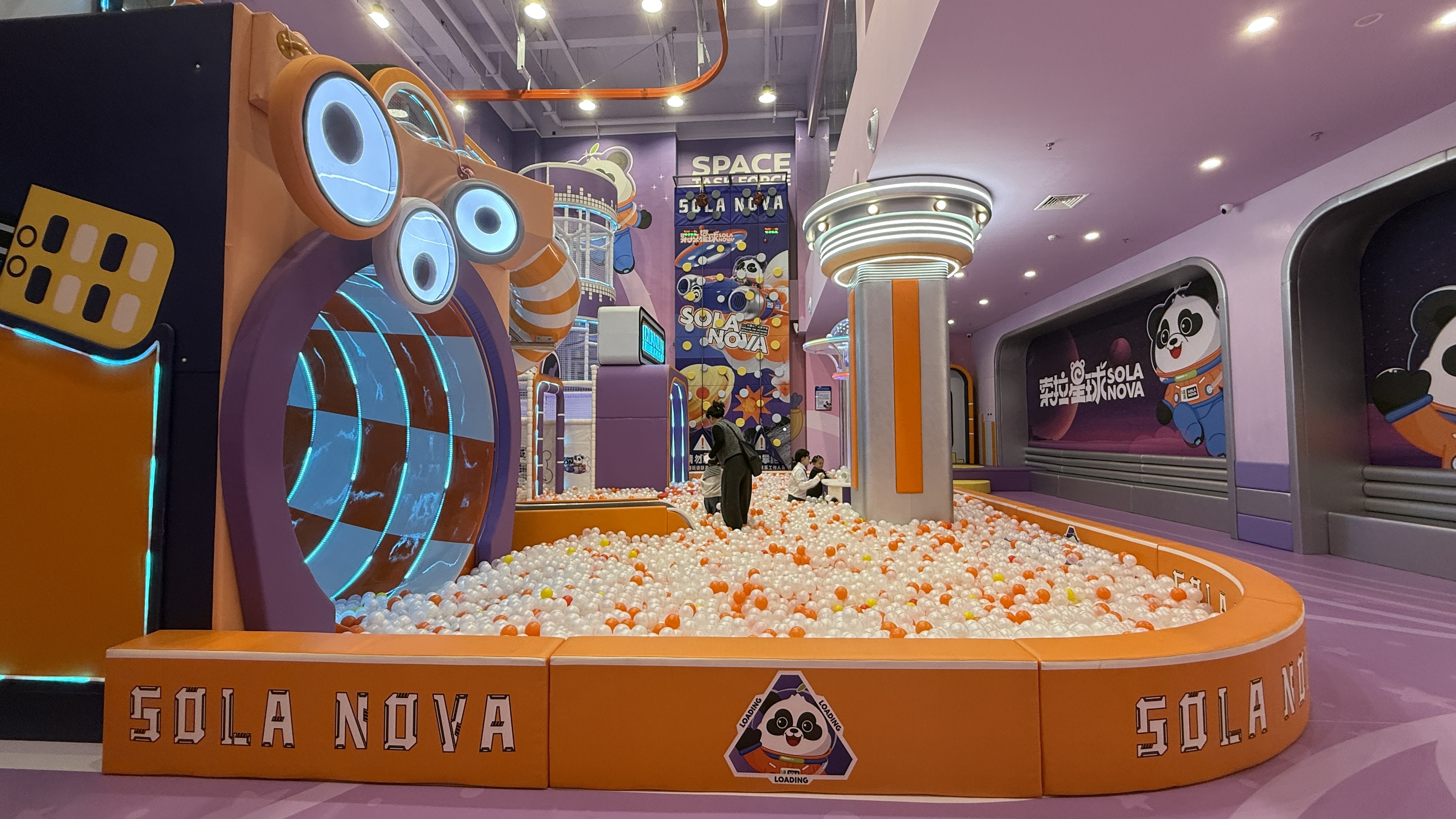 Indoor Playground Adventure Park Featuring Multi Slides and Trampoline Zone for Dynamic Family Entertainment - Product Image
